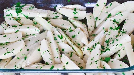 roasted potatoes with garlic sauce-1