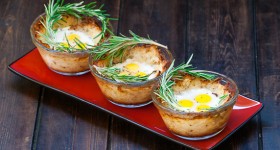 quail eggs in hashbrown nests-1