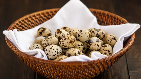 quail eggs with prosciutto crostini-1