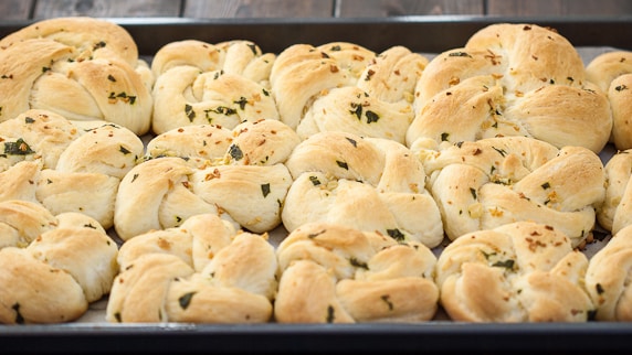 garlic and basil knots-1-3