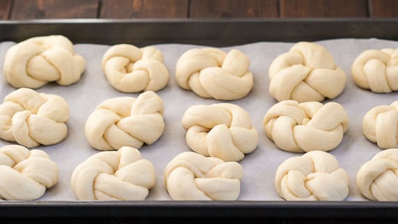 garlic and basil knots-1