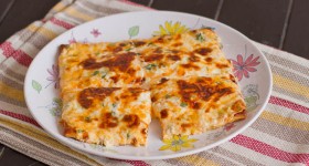cheesy flat bread-1-2