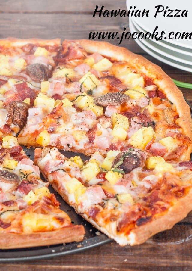 Close up shot of Hawaiian Pizza 