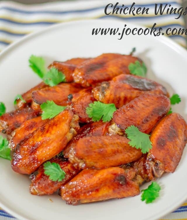 a bowl of vietnamese style chicken wings