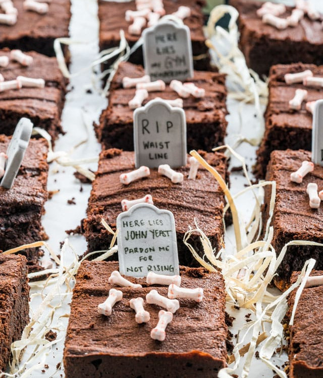 halloween brownies topped with decorative halloween candies