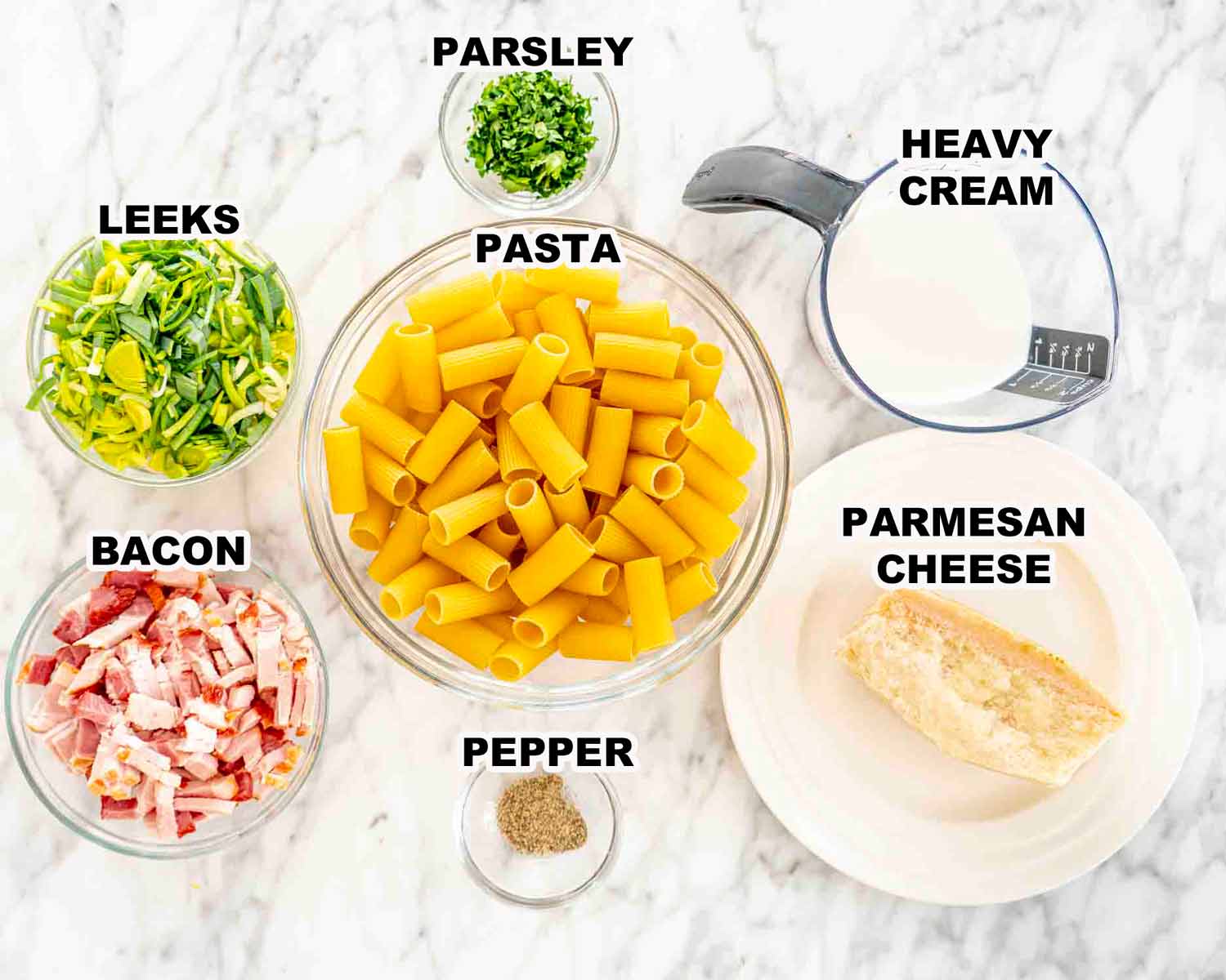 ingredients needed to make bacon leek pasta.