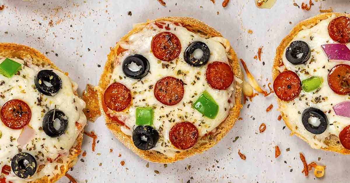 English Muffin Pizza - Jo Cooks