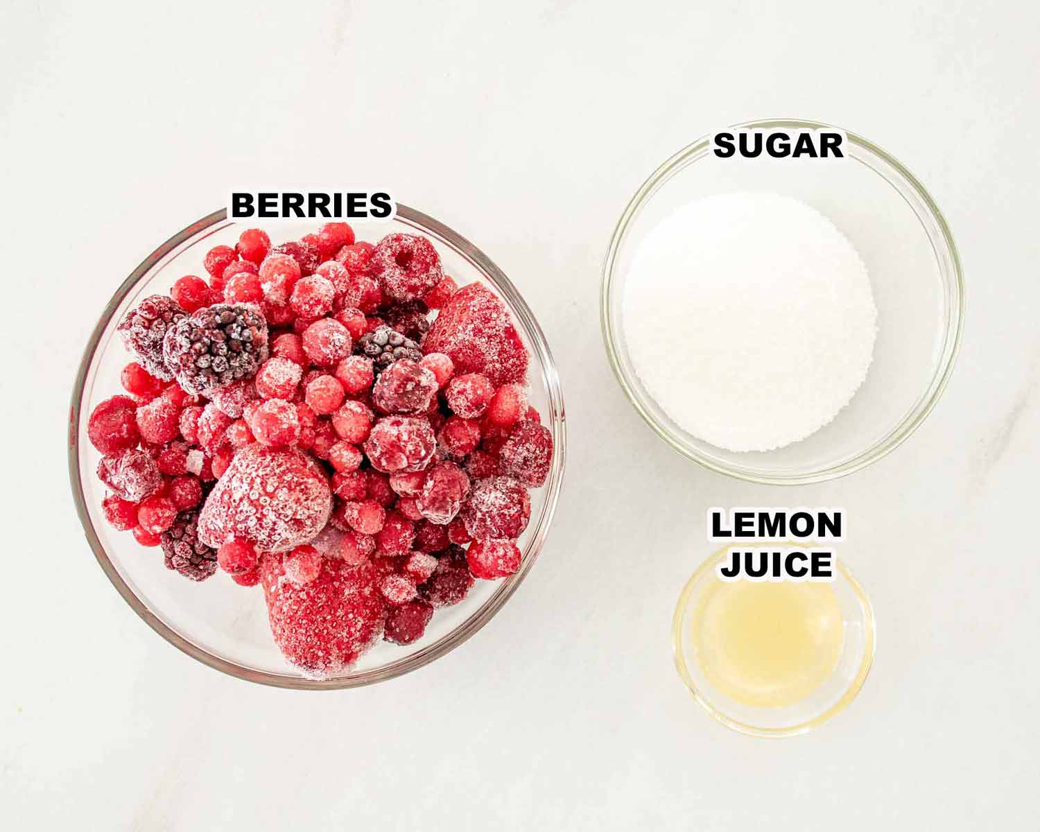 ingredients needed to make berry sauce for panna cotta.