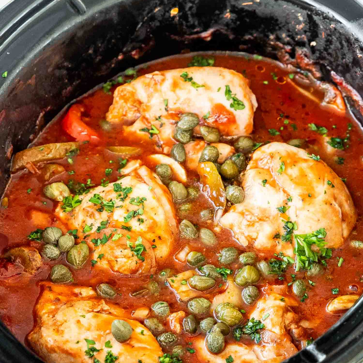 chicken cacciatore in a slow cooker.