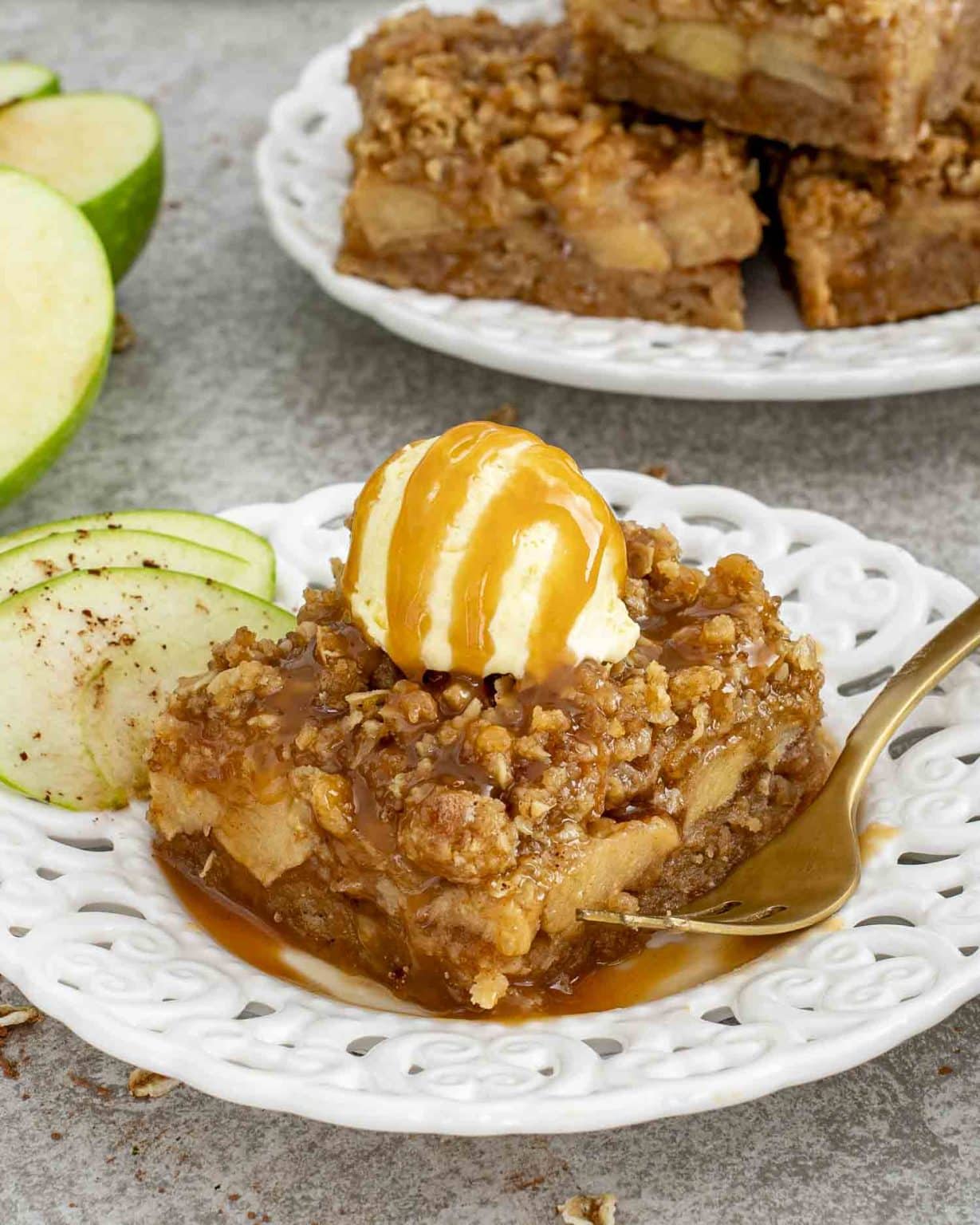 Apple Bar Caramel Apple Crisp Bars - Jo Cooks